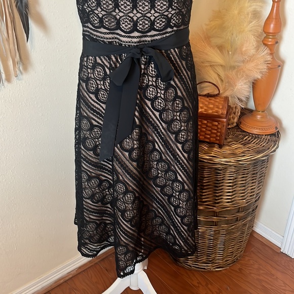 Ann Taylor Loft Halter Dress/ Tan with Black Lace/ Strap Option/ Size 12 - Picture 4 of 10